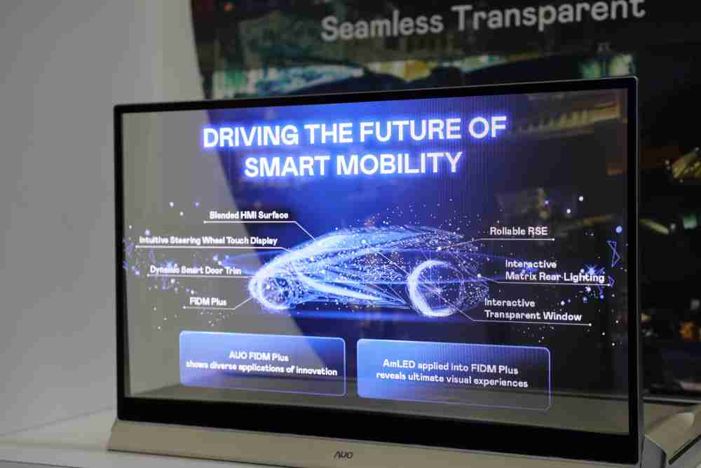 彩神vll凭借着超高亮度和透明度，，，，这款30吋透明Micro LED显示器在AR系统与智慧零售具有潜在的应用价值。。。。